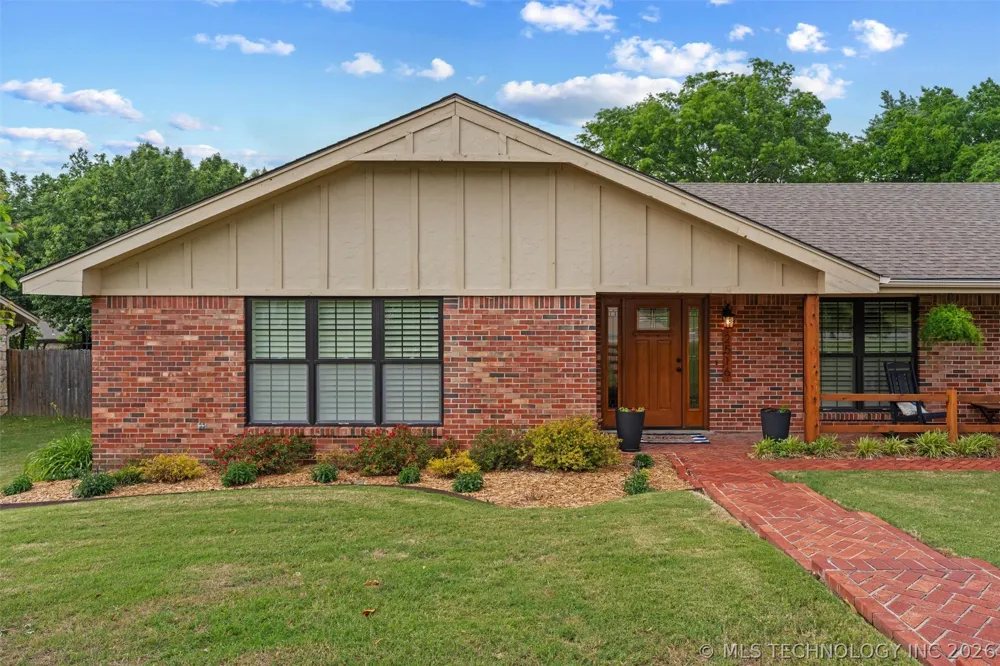 2516 Williamsburg Street S Bartlesville, OK 74006