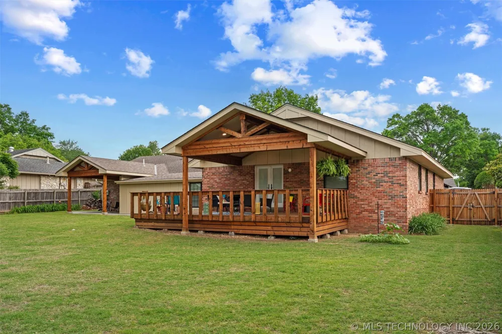 2516 Williamsburg Street S Bartlesville, OK 74006