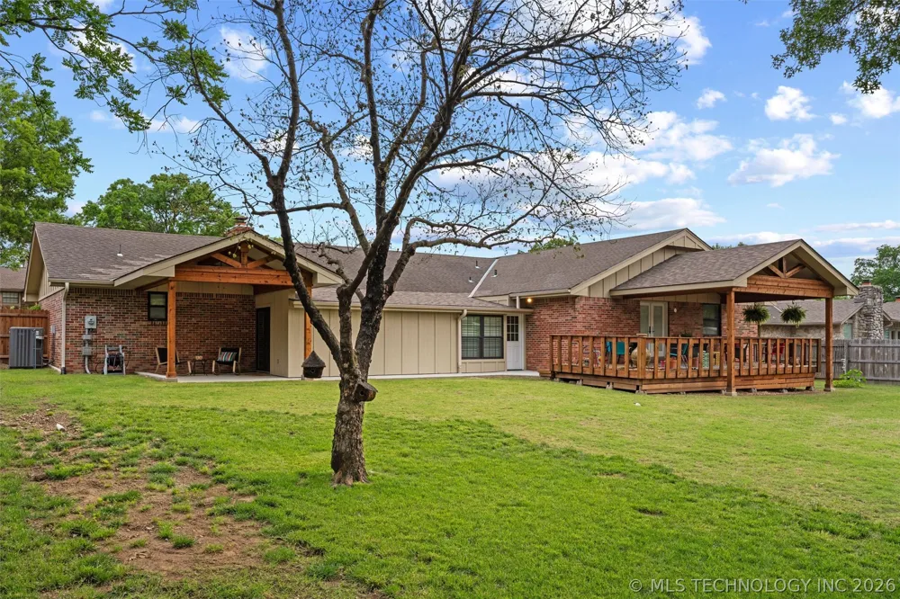 2516 Williamsburg Street S Bartlesville, OK 74006
