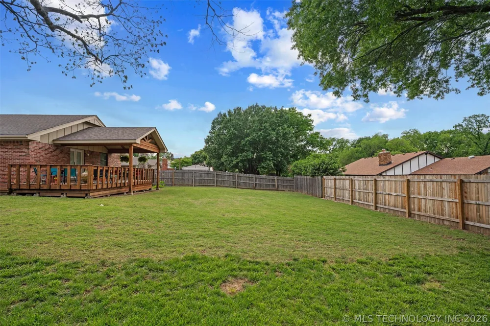 2516 Williamsburg Street S Bartlesville, OK 74006