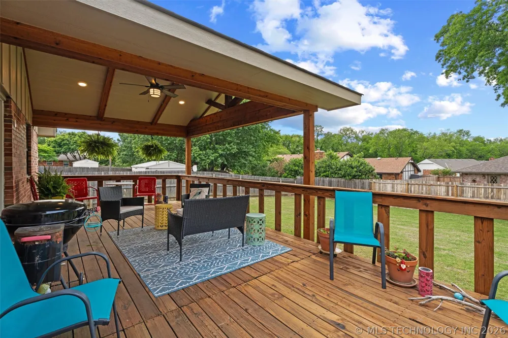 2516 Williamsburg Street S Bartlesville, OK 74006