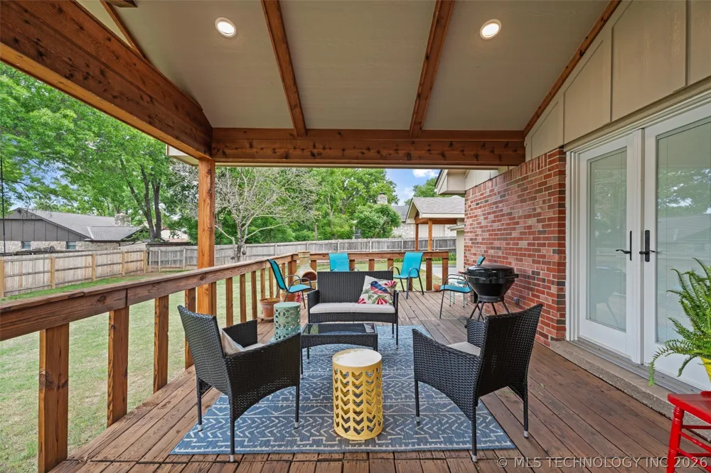 2516 Williamsburg Street S Bartlesville, OK 74006