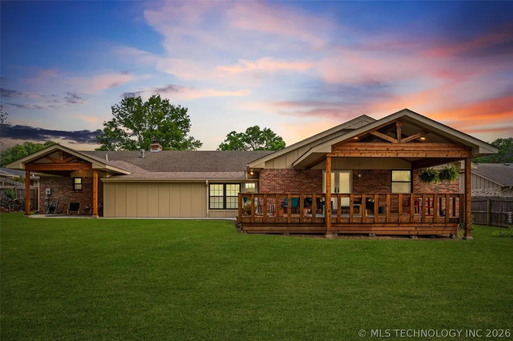 2516 Williamsburg Street S Bartlesville, OK 74006