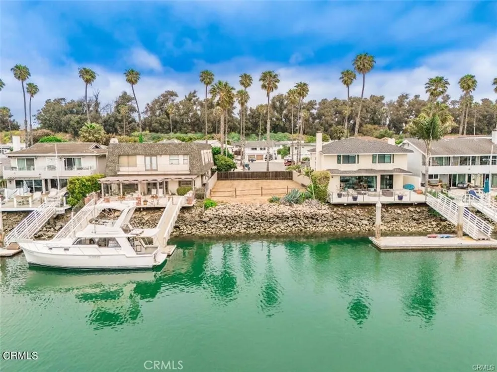 2711 Seahorse Ventura, CA 93001