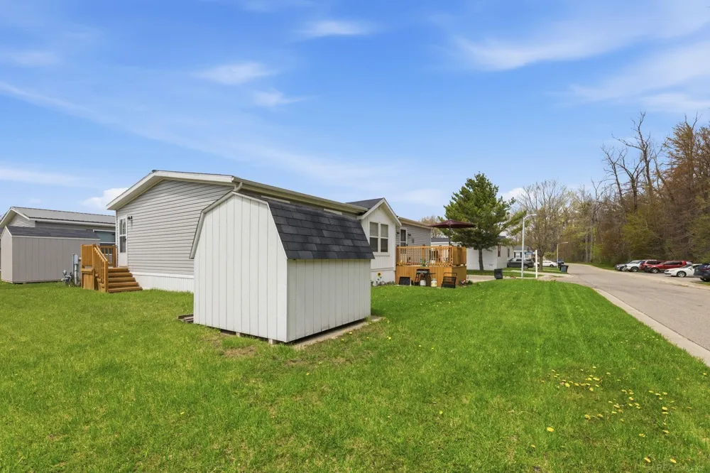 1401 Juniper Court Columbus Township, MI 48063