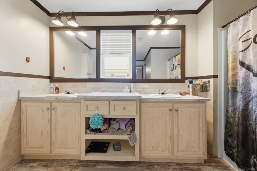 1401 Juniper Court Columbus Township, MI 48063
