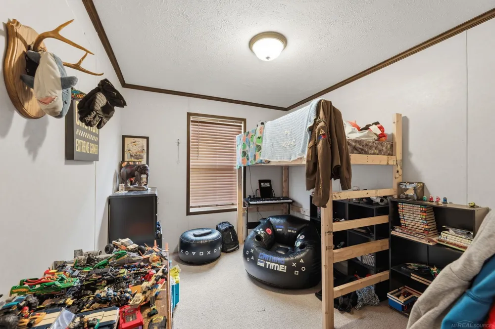 1401 Juniper Court Columbus Township, MI 48063