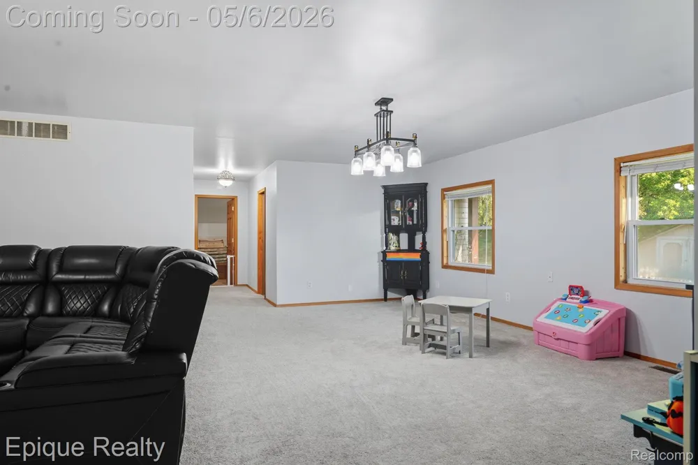 8150 Runyan Lake Road Fenton City, MI 48430
