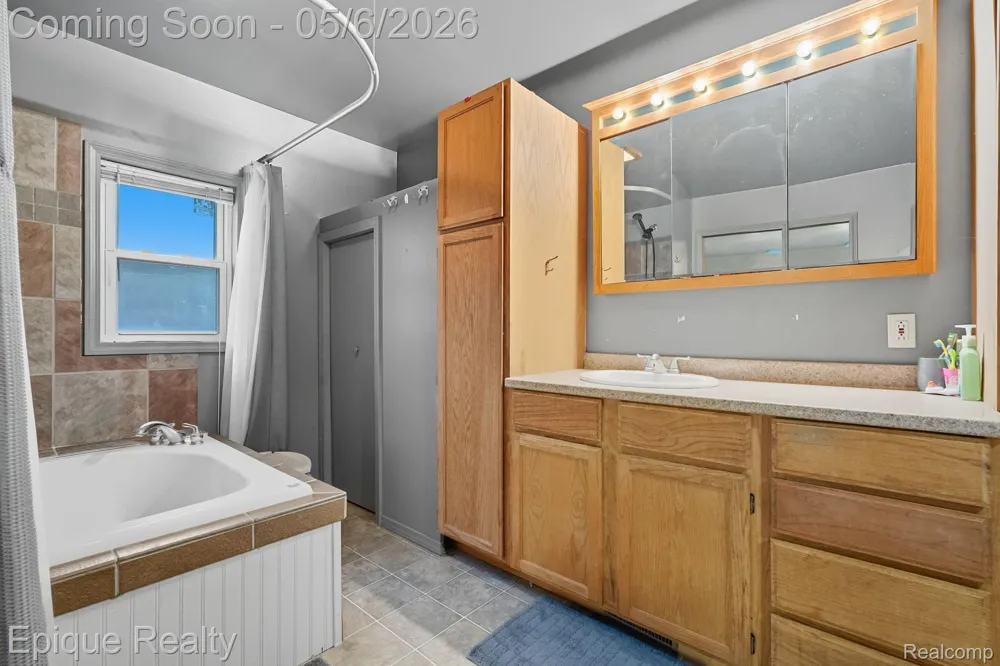 8150 Runyan Lake Road Fenton City, MI 48430