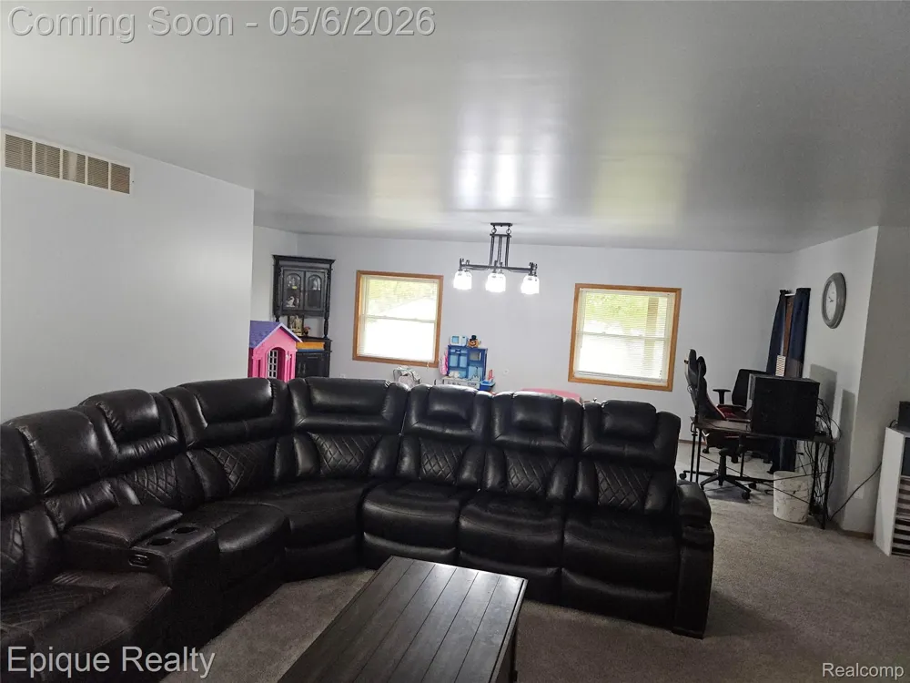 8150 Runyan Lake Road Fenton City, MI 48430