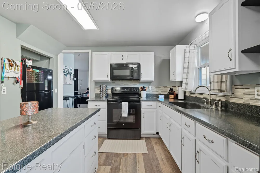 8150 Runyan Lake Road Fenton City, MI 48430