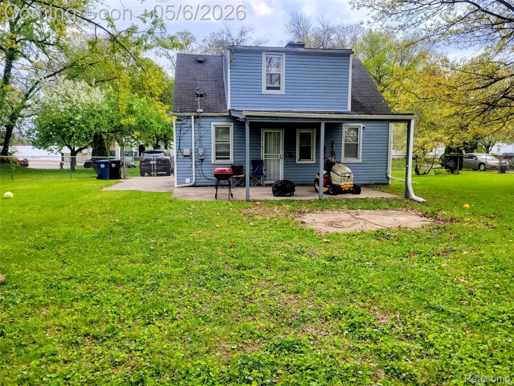 17134 Brady Redford Charter Township, MI 48240