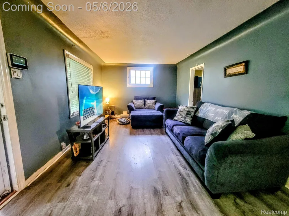 17134 Brady Redford Charter Township, MI 48240