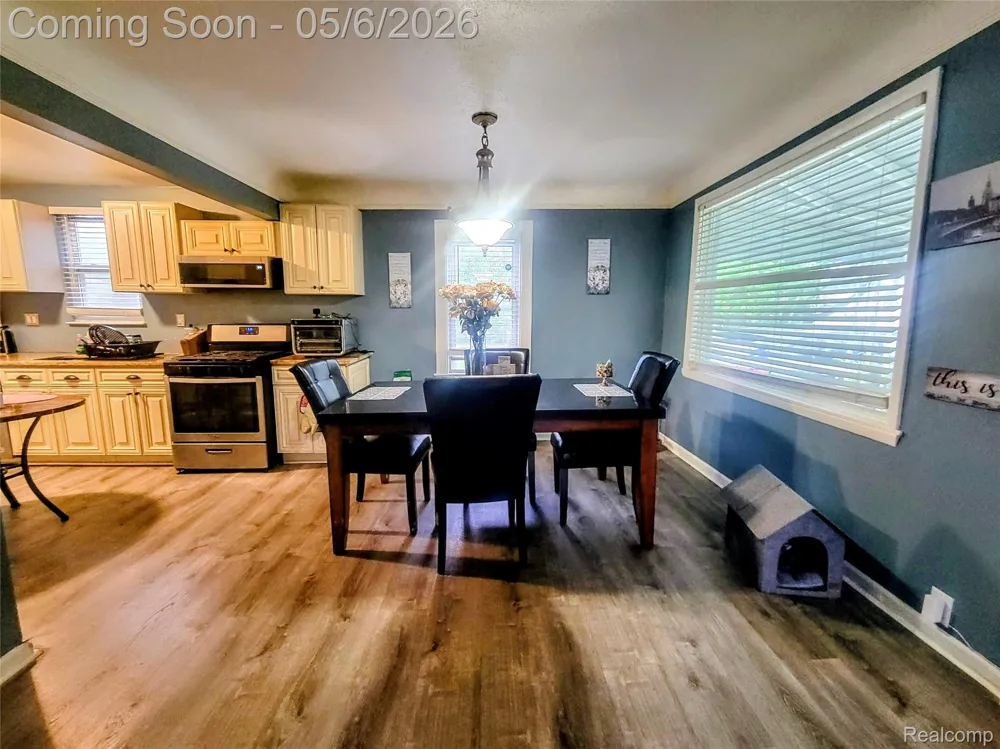 17134 Brady Redford Charter Township, MI 48240