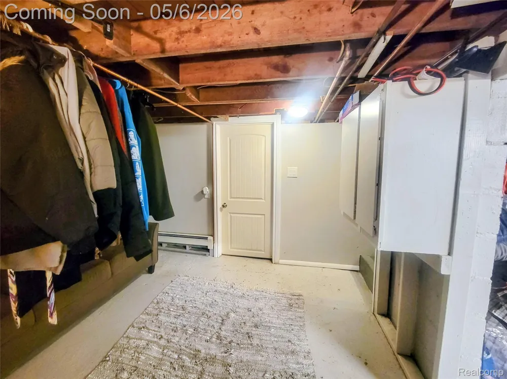 17134 Brady Redford Charter Township, MI 48240