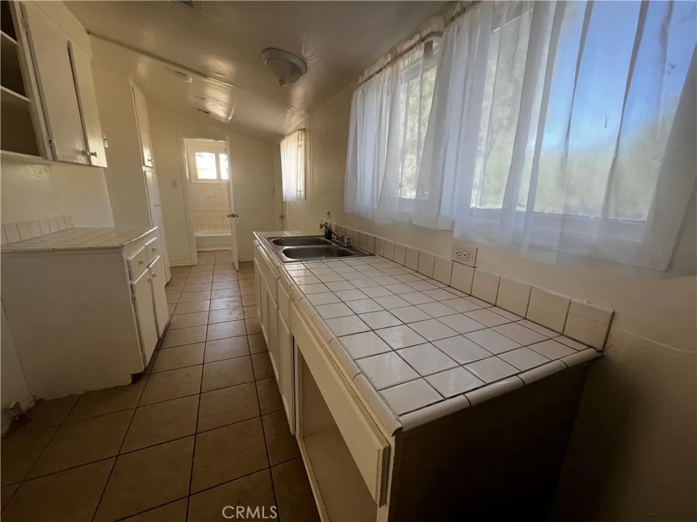 408 Bazoobuth Needles, CA 92363