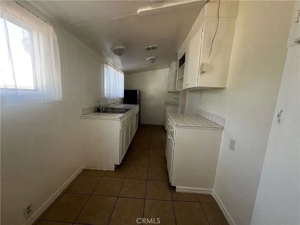 408 Bazoobuth Needles, CA 92363