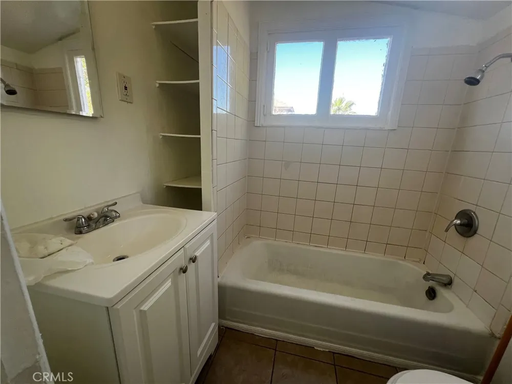 408 Bazoobuth Needles, CA 92363