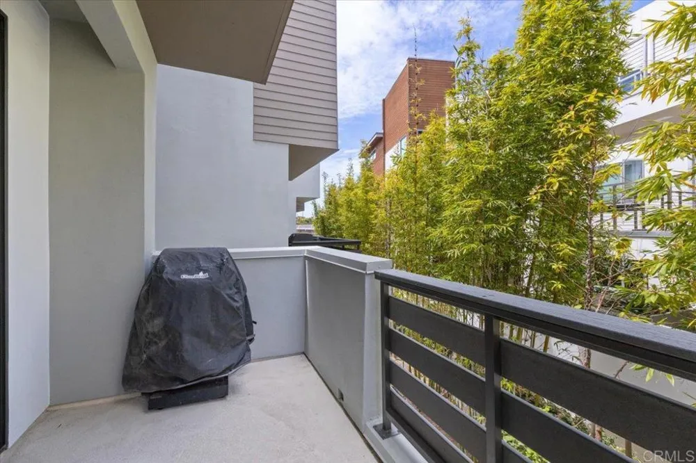 2511 State Street Carlsbad, CA 92008