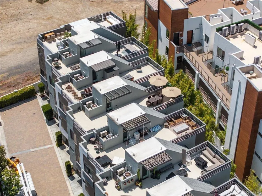 2511 State Street Carlsbad, CA 92008