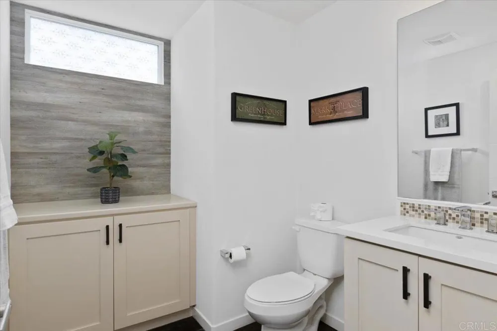 2511 State Street Carlsbad, CA 92008