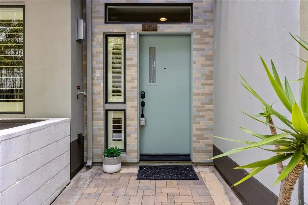 2511 State Street Carlsbad, CA 92008