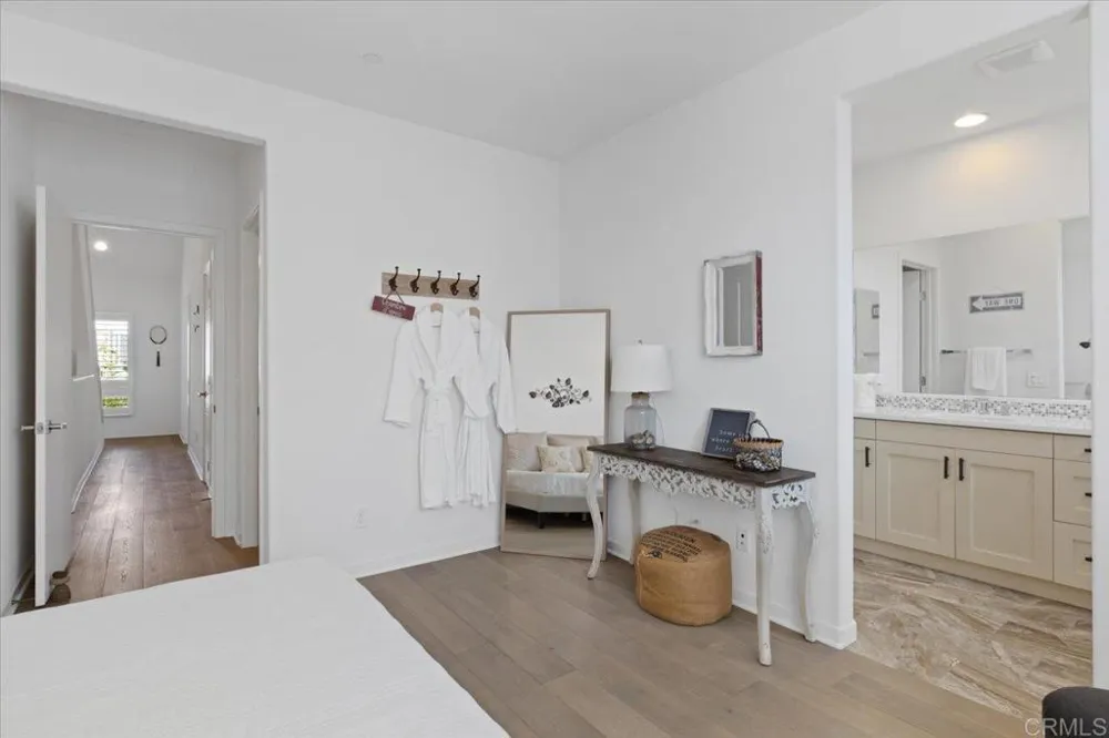 2511 State Street Carlsbad, CA 92008