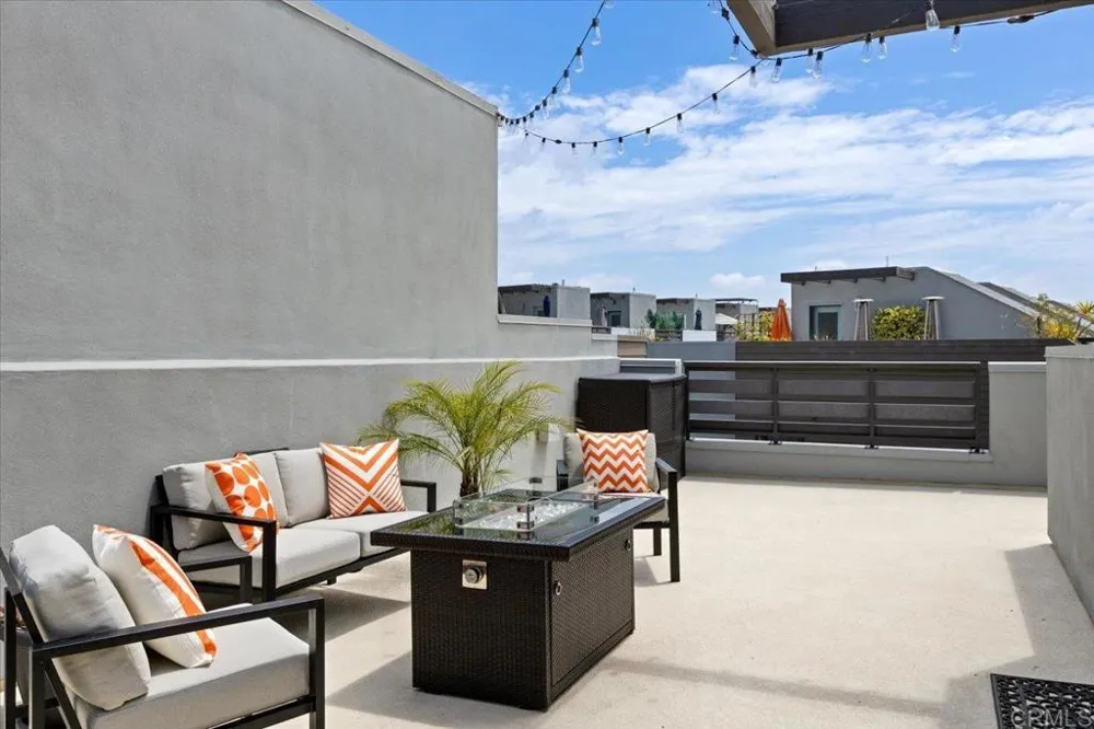2511 State Street Carlsbad, CA 92008