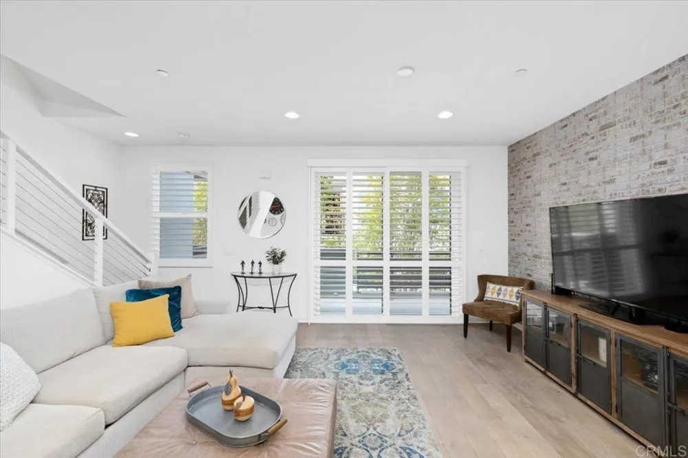 2511 State Street Carlsbad, CA 92008