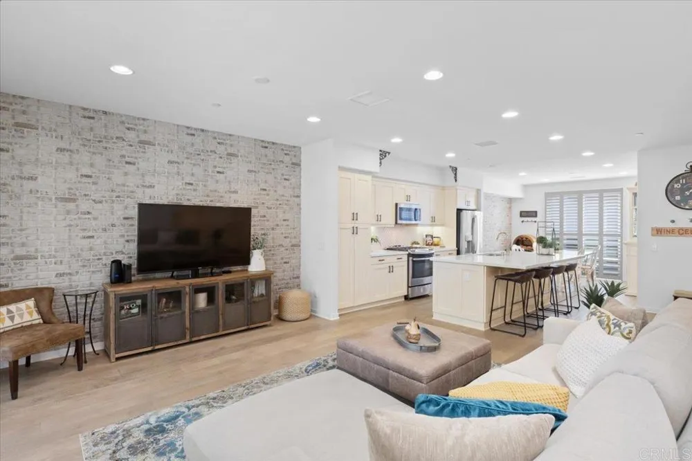 2511 State Street Carlsbad, CA 92008