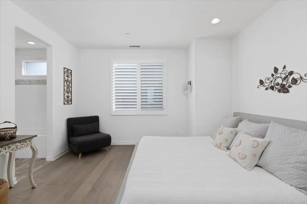 2511 State Street Carlsbad, CA 92008