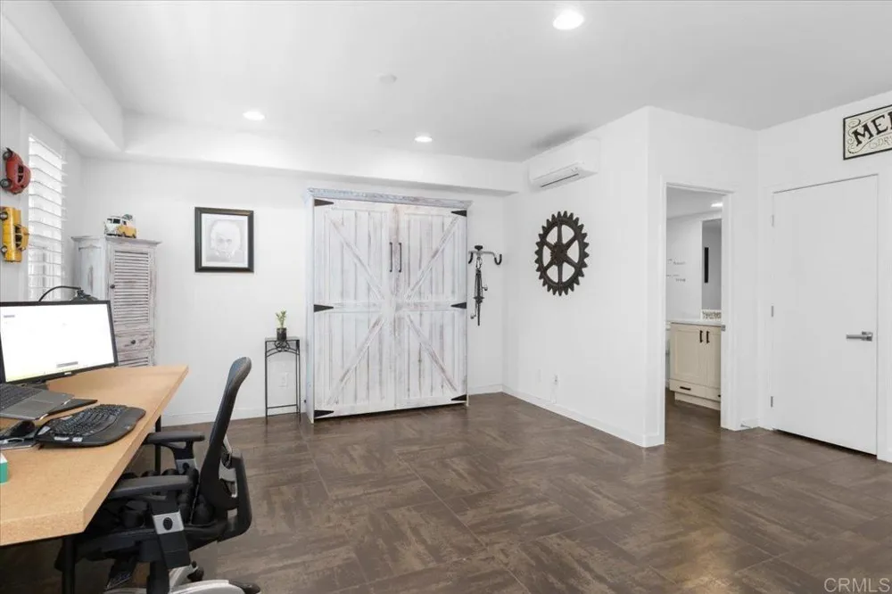 2511 State Street Carlsbad, CA 92008