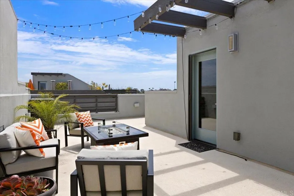 2511 State Street Carlsbad, CA 92008