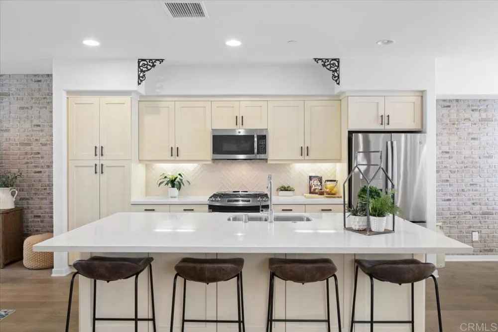 2511 State Street Carlsbad, CA 92008