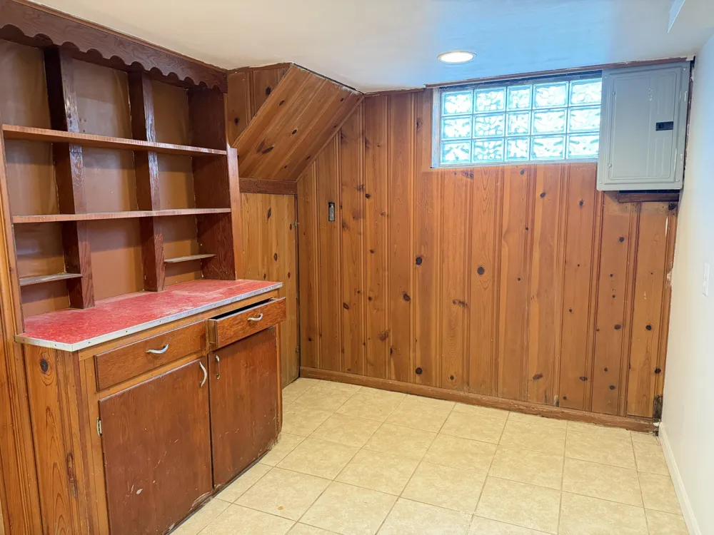 22864 Piper Avenue Eastpointe, MI 48021