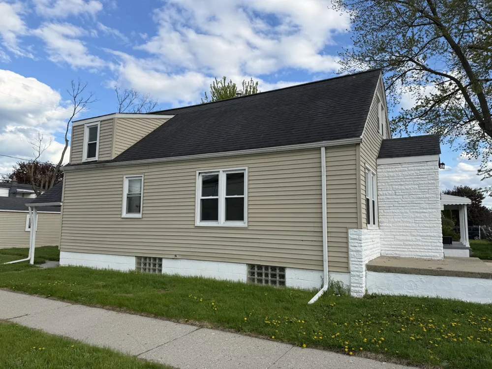 22864 Piper Avenue Eastpointe City, MI 48021