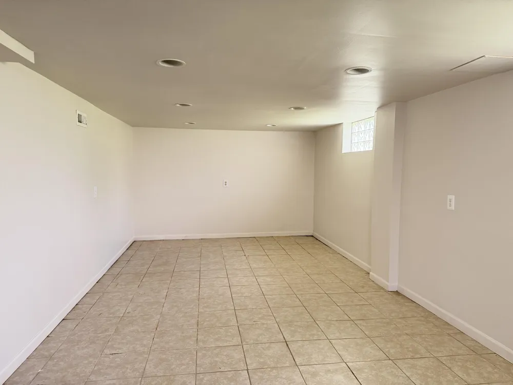 22864 Piper Avenue Eastpointe City, MI 48021