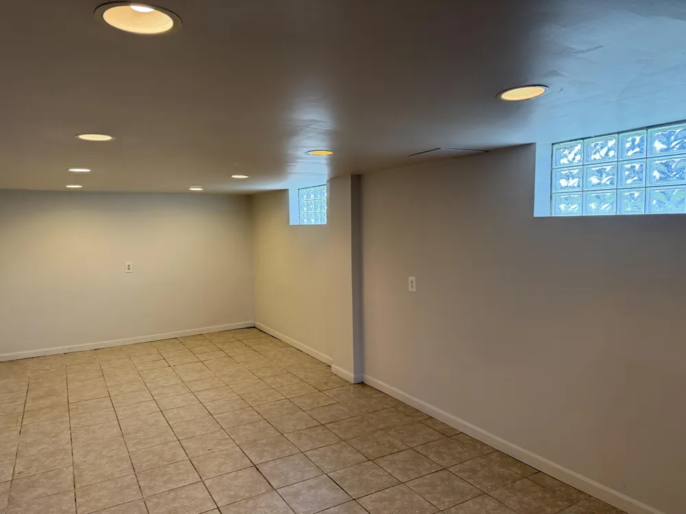 22864 Piper Avenue Eastpointe City, MI 48021