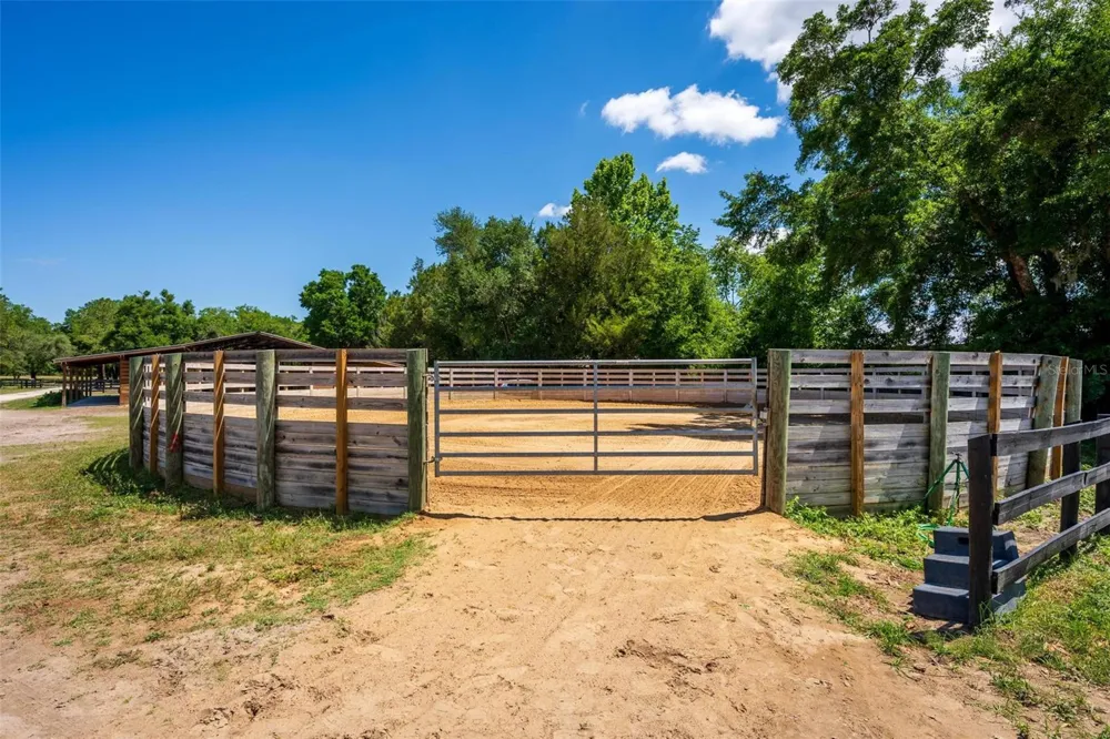 18350 SE 42ND PLACE Morriston, FL 32668