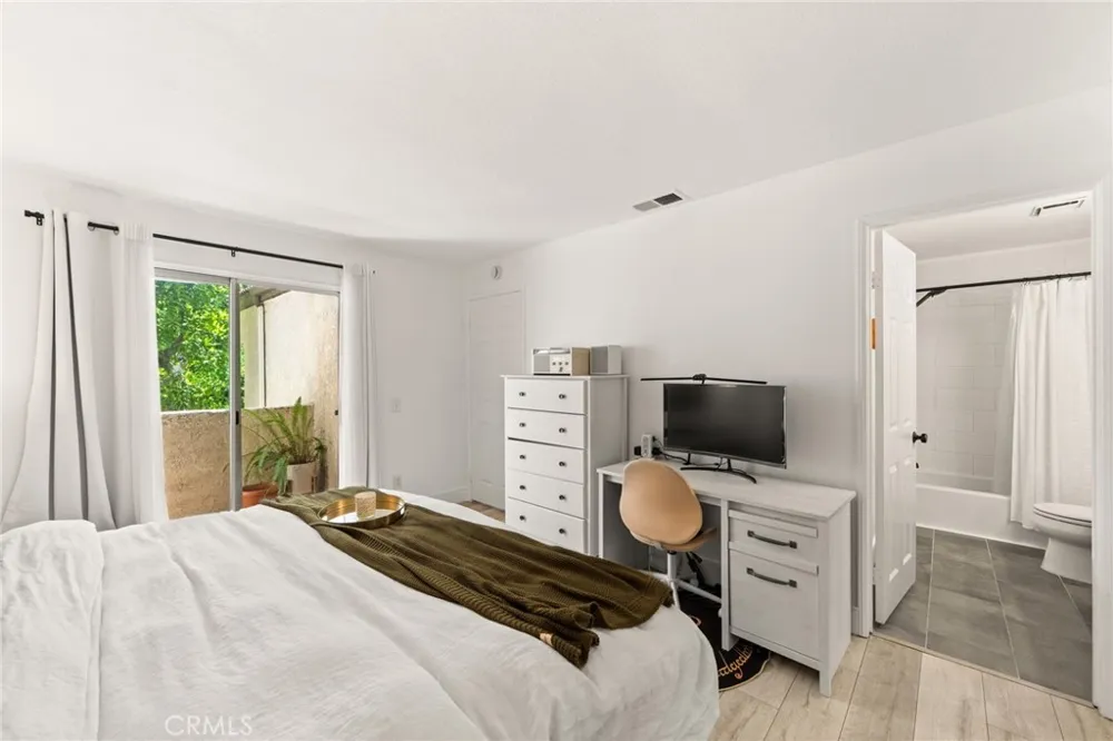 21256 Camelia Lake Forest, CA 92630