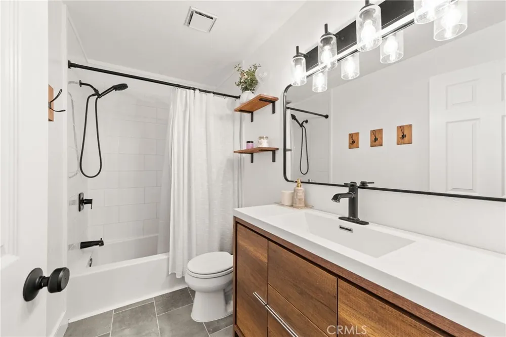 21256 Camelia Lake Forest, CA 92630