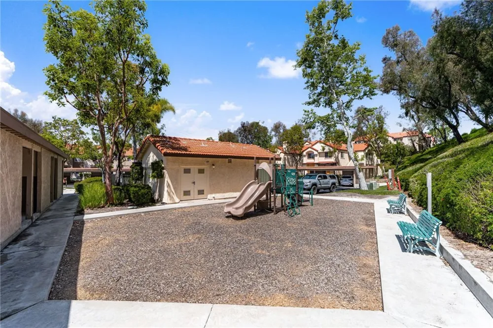 21256 Camelia Lake Forest, CA 92630
