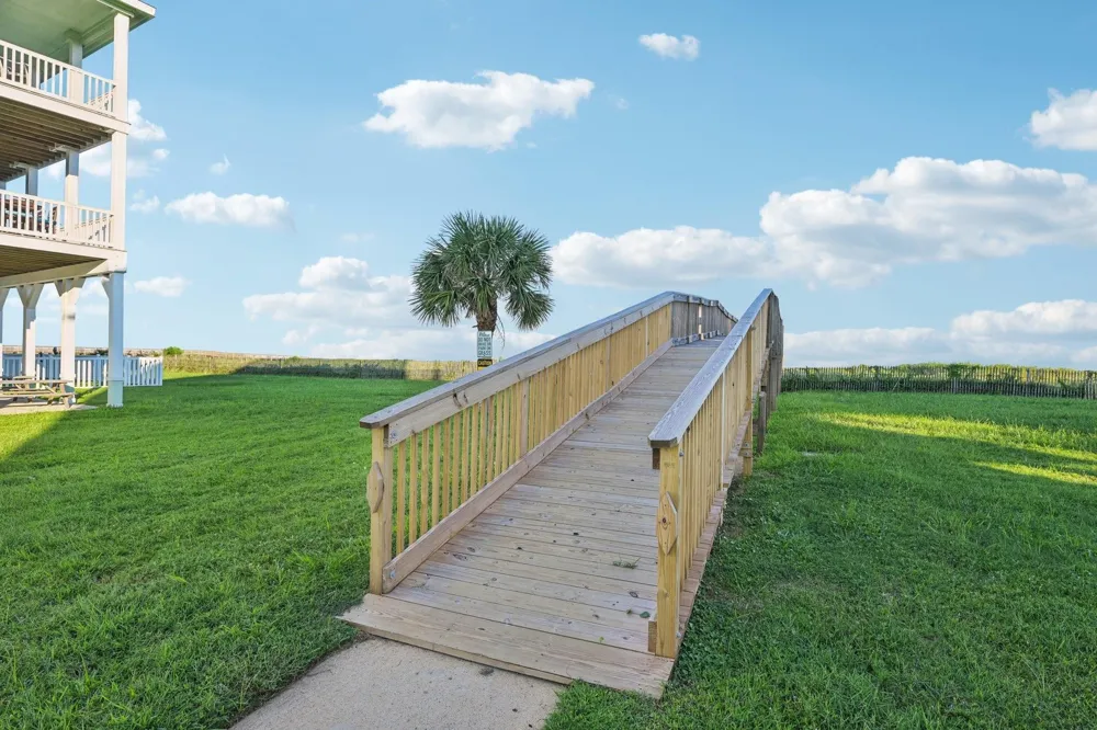 4130 King Rail Circle Galveston, TX 77554