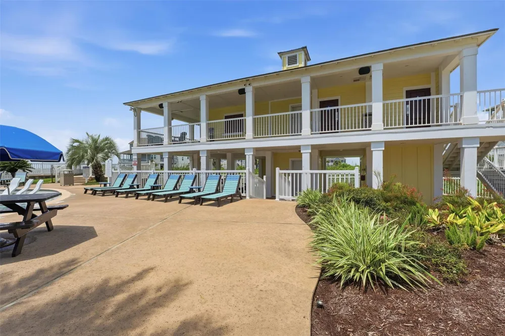 4130 King Rail Circle Galveston, TX 77554