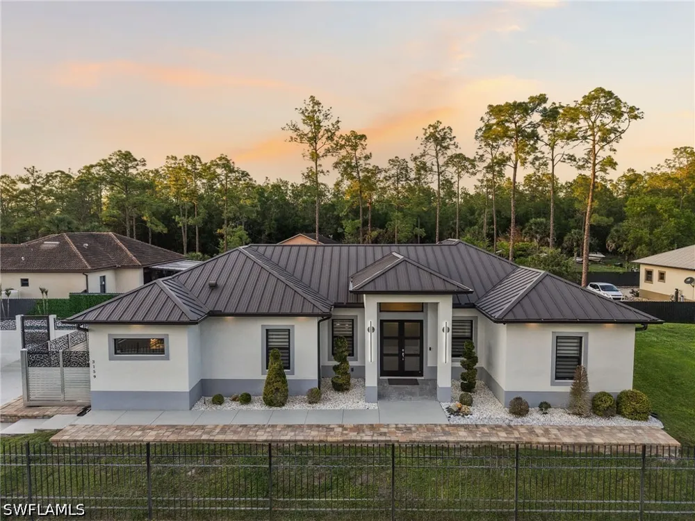 6th Avenue SE Naples, FL 34117