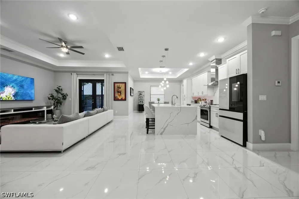 6th Avenue SE Naples, FL 34117