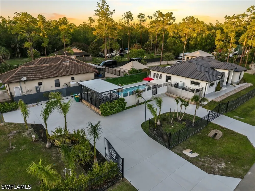 6th Avenue SE Naples, FL 34117