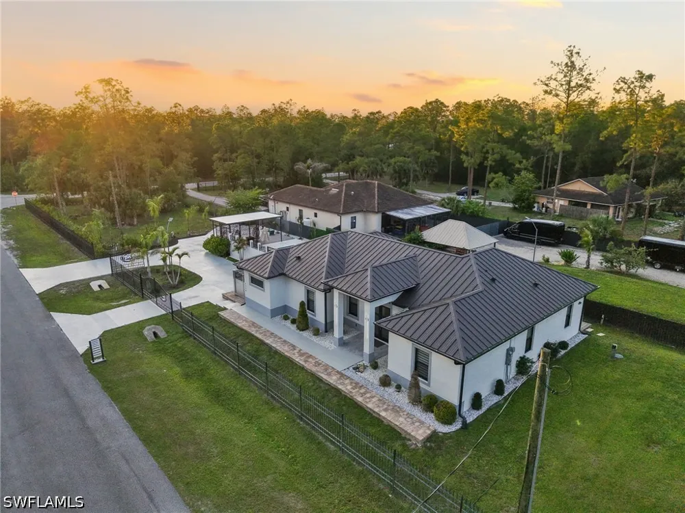 6th Avenue SE Naples, FL 34117