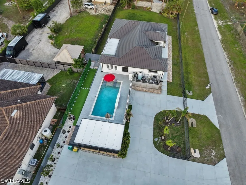 6th Avenue SE Naples, FL 34117
