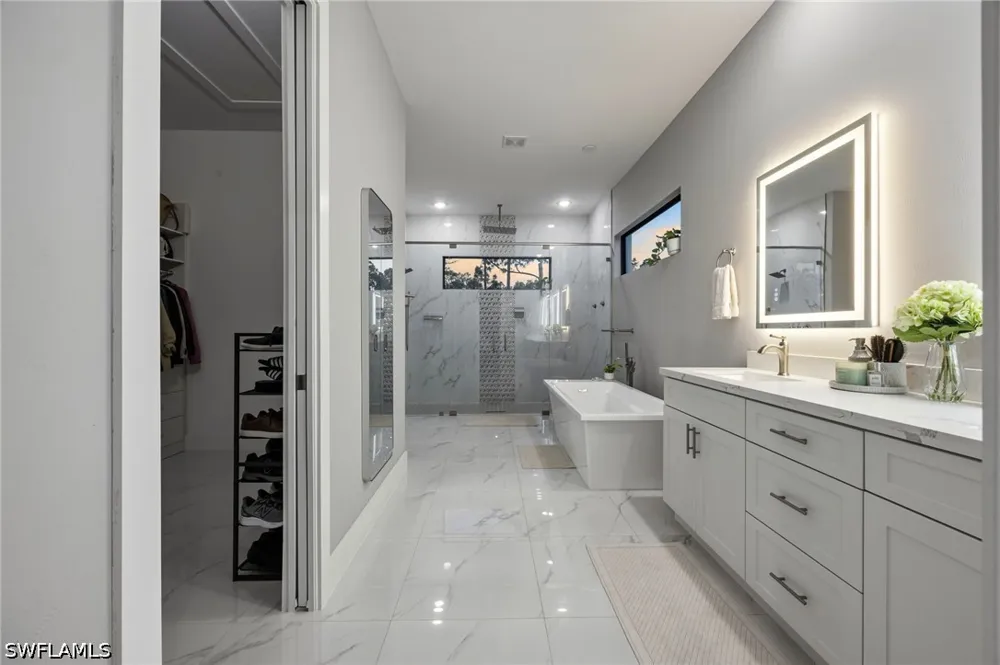 6th Avenue SE Naples, FL 34117